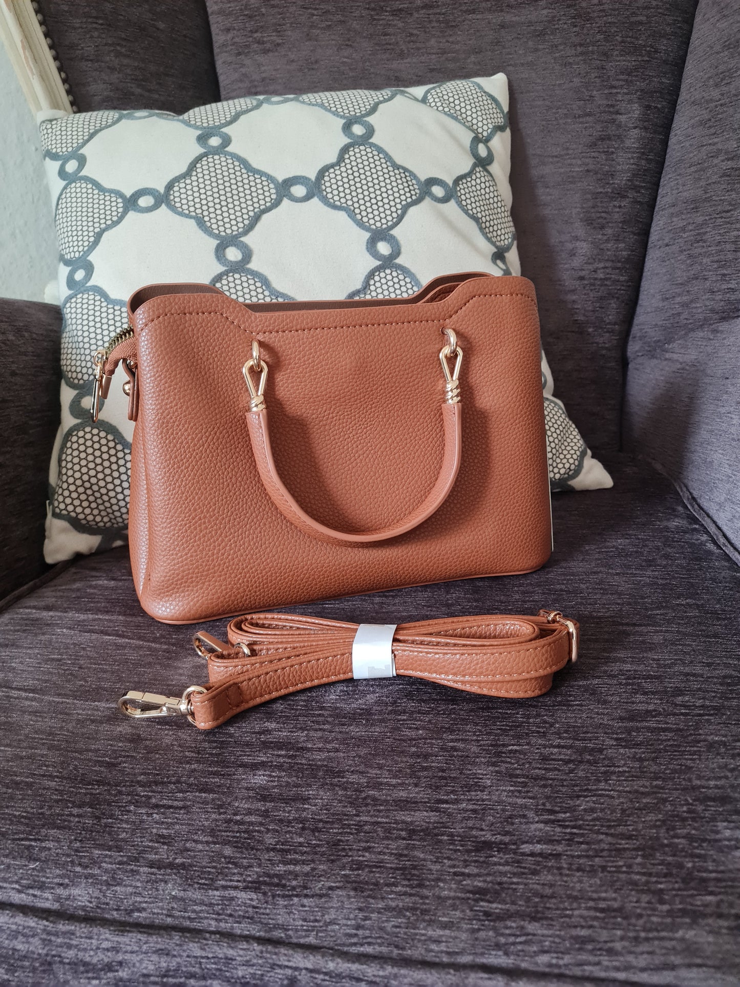 Handtasche Trendy zum umhängen von Flora & Co Cognac Trend Blume