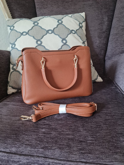 Handtasche Trendy zum umhängen von Flora & Co Cognac Trend Blume