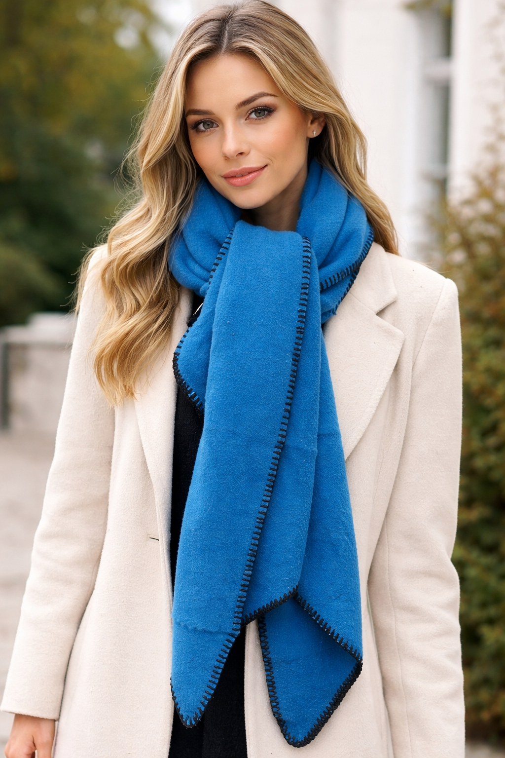 Yehwang Einfarbiger Winterschal mit schwarzen Nähten - dunkelblau