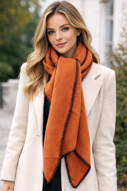 Yehwang Einfarbiger Winterschal mit schwarzen Nähten - Orange